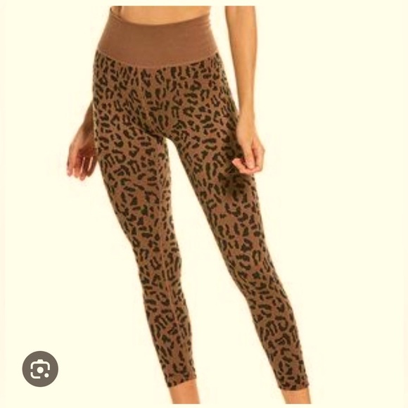 Betsy Johnson Performance Multi Leopard Print Leggings - Picture 1 of 8